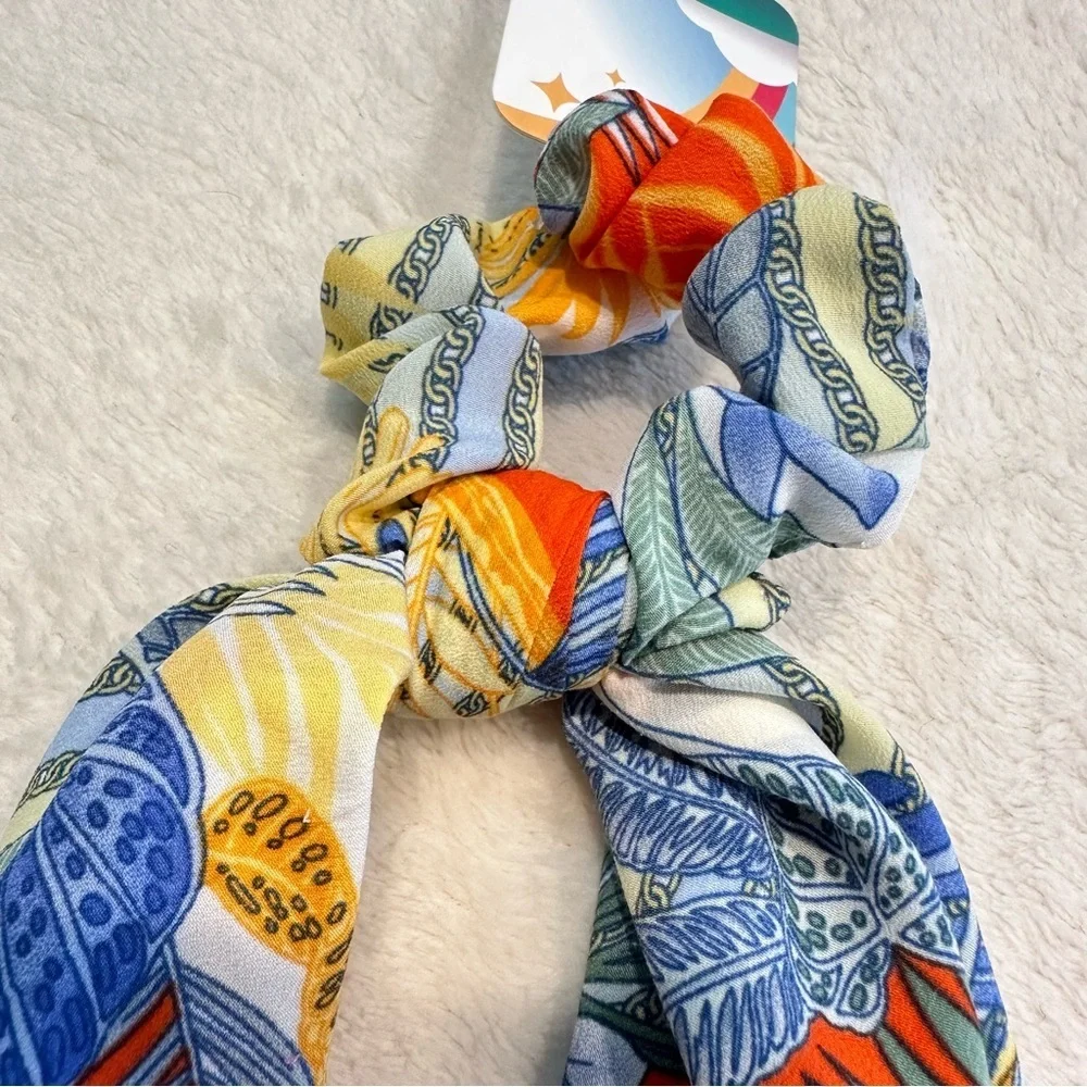 NWT Marta Scrunchie Bow Blue and Red Hawaiian Hair Tie